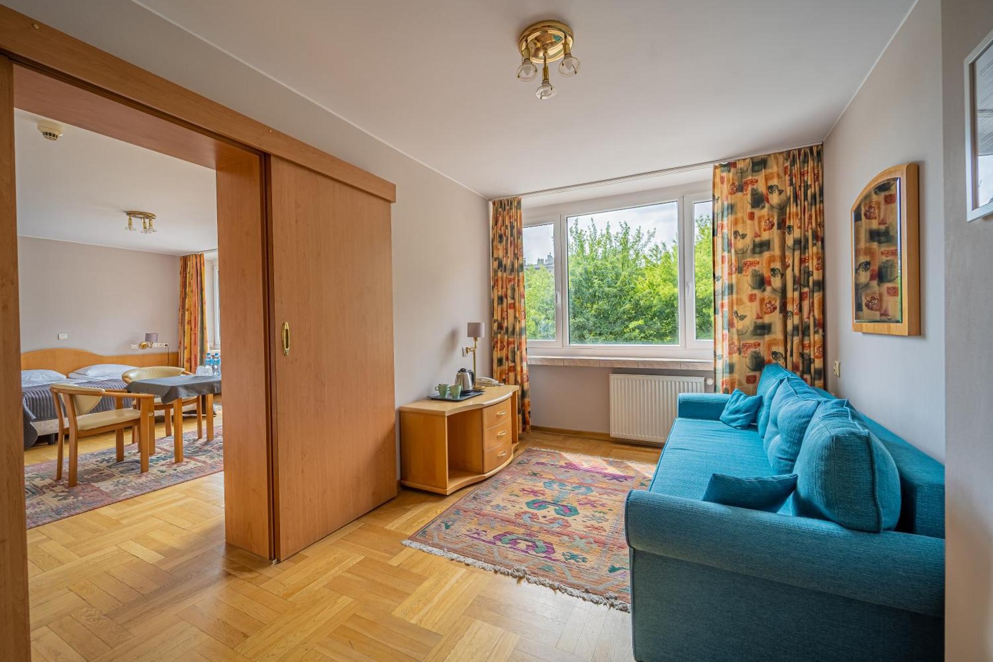 Hotel Mazowiecki Lodz Ngoại thất bức ảnh