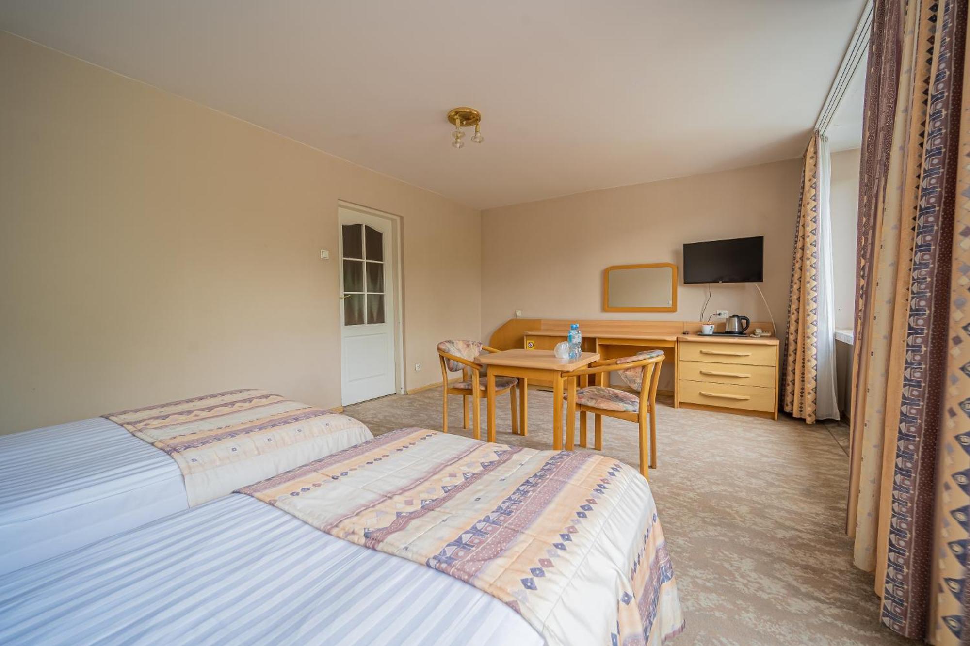 Hotel Mazowiecki Lodz Ngoại thất bức ảnh